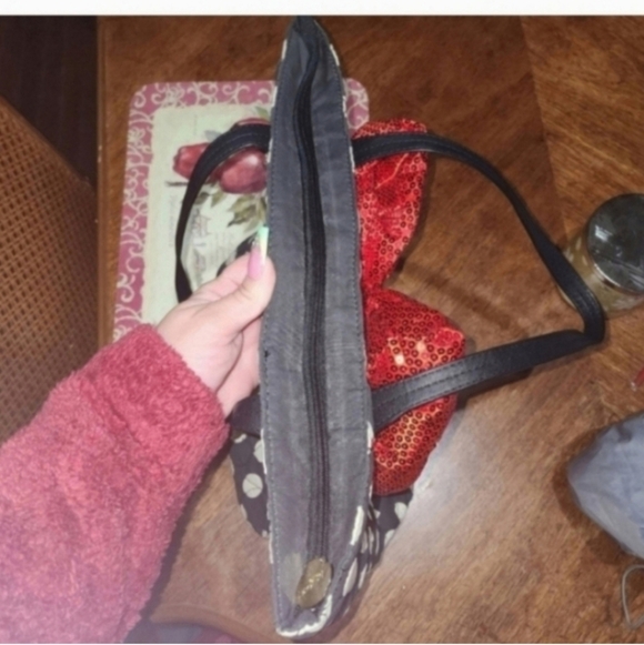 🍂🍁RARE Htf Betsey johnson polka dot huge sequin bow bag - Picture 6 of 6